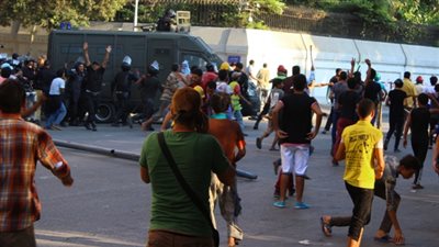 اشتباكات بالأيدي بين لاعبي المصري البورسعيدي وقوات الشرطة بالسويس