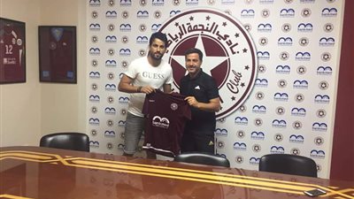 محمود فتح الله يوقع للنجمة اللبناني لمدة موسم