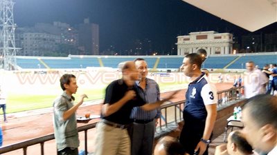 بالصور.. «فرغلي» يعترض على وجود جماهير الزمالك باستاد الإسكندرية