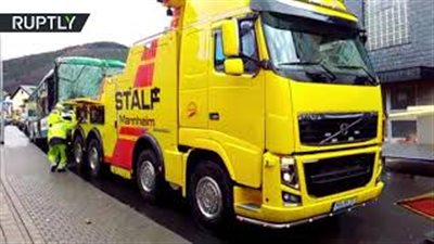 موقع حادث اصطدام حافلة أطفال بمبنى سكني في ألمانيا (فيديو)