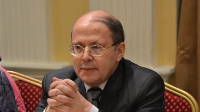 بالمستندات.. حيثيات براءة «قنديل» وحبس آخرين في قضية سب أبو العينين.. المحكمة: المتهمون انتحلوا صفة صحفيين وغير مقيدين بالنقابة.. «الصحفيين»: المتهم الأول لم يتوفر فيه شرط حسن السي