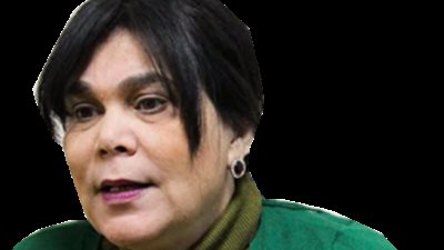 الروائية عزة كامل: النقاب عادة يهودية.. والمنتقبات خيام تسير في الشارع