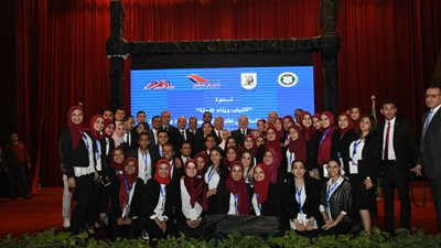 الخشت: جامعة القاهرة تعمل على تأكيد مفاهيم بناء الدولة (صور)