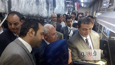 بالصور.. وزير القوى العاملة يتفقد مصانع الاستثمار ببورسعيد
