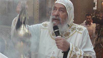 الأنبا شاروبيم يترأس القداس الإلهي لكنيسة الكاروز في قنا (صور)