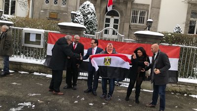 مصريون في ألمانيا يتوجهون لصناديق الاقتراع رغم الثلوج (صور)