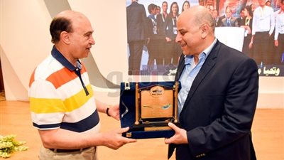 مميش: السيسي يفتتح 20 مصنعا في العين السخنة.. فبراير المقبل