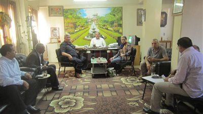 بالصور.. رئيس مدينة بسيون بالغربية يبحث تنظيم دورات تدريبية للشباب