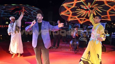 بالصور.. حسام حسني يتألق في خيمة «رمضان زي زمان»