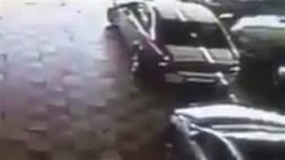 بالفيديو.. لحظة سرقة سيارة من داخل معرض بالرياض