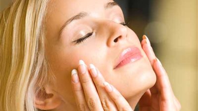 4 أطعمة تحافظ على نضارة بشرتك مع الصيام