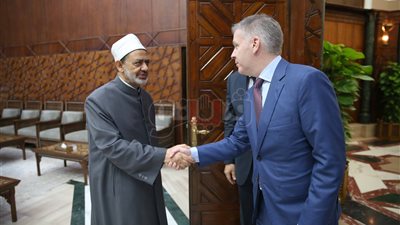 ​الإمام الأكبر يستقبل السفير الكندي الجديد لدى مصر