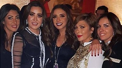 أصالة ولطيفة تشاركان أنغام الاحتفال بعيد ميلادها