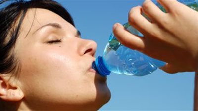 10 فوائد للإكثار من شرب المياه طوال العام