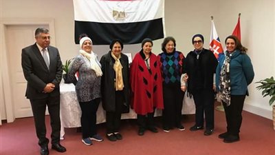 وزيرة القوى العاملة الأسبق تدلي بصوتها في تشيكوسلوفاكيا