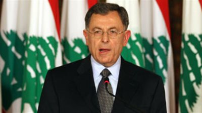 فؤاد السنيورة يصل القاهرة للمشاركة في مؤتمر «نصرة القدس»