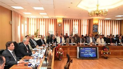 بالصور.. 15 قرارا في اجتماع المتابعة الأسبوعي مع محافظ الشرقية
