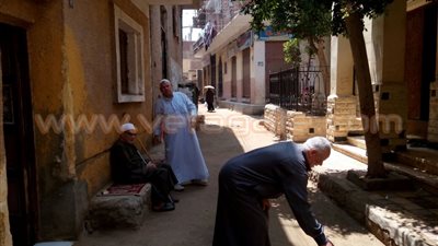 بالصور.. أهالي «بيشة قايد» ينتظرون جثمان المستشار حامد عبدالله