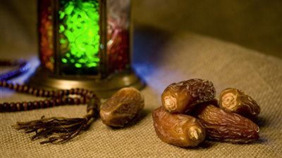 حكاية أحد التابعين يأكل مرتين في رمضان كله