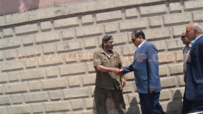 بالصور.. محافظ الغربية يتفقد أحياء طنطا للاطمئنان على النظافة