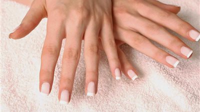 قناع البيكنج بودر والليمون للحصول على أظافر قوية