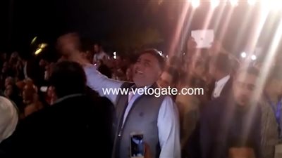 وصلة رقص لكندة علوش وتامر حبيب في حفل محمد منير بالكرنك (فيديو)