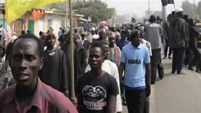 العشرات يتظاهرون في نيجيريا للمطالبة بعودة الرئيس بخاري أو استقالته