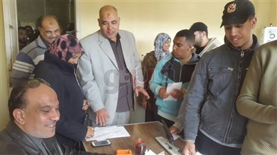 صرف منحة المولد النبوي بالسويس للعمالة غير المنتظمة (صور)