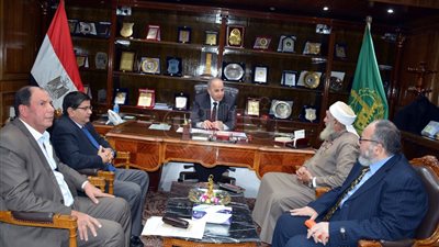 محافظ القليوبية يبحث إشراك الجمعيات الأهلية في دعم مستشفى التأمين الصحي