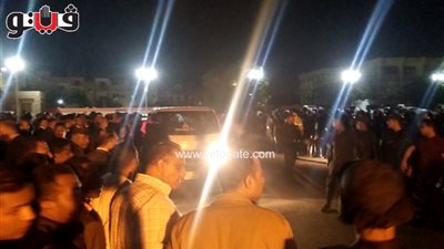 جمهور الكينج يحاصر كندة علوش وتامر حبيب والأمن يطوقهما بالكرنك (فيديو)