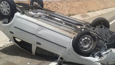إصابة شخصين بحادث انقلاب سيارة بالغردقة