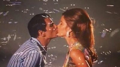 عبد القدوس غير راض عن قبلات «أبي فوق الشجرة»