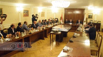 بالصور.. وزير التموين ينفي منع القطاع الخاص من استيراد السكر