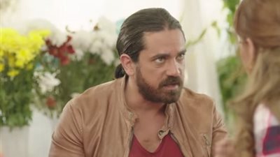 بالفيديو.. «كرارة ودينا» يظهران سر حياة أبيهما في ثاني حلقات «حواري بوخارست»