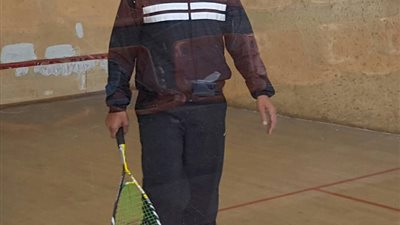 خالد النبوي ينشر صورة على فيس بوك أثناء ممارسة الإسكواش