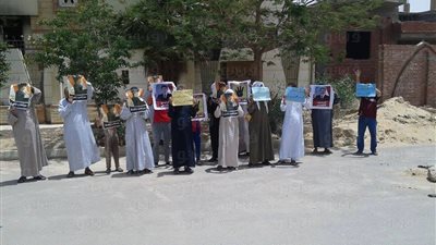 سلسلة بشرية أمام منزل «المرشد».. واستنفار أمني ببني سويف