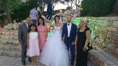 بالصور.. حفل زفاف شعبي لـ«مصرية» باليونان