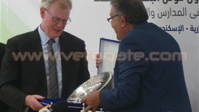 بالصور.. الغرفة التجارية تكرم ممثل الاتحاد الأوروبي بالإسكندرية