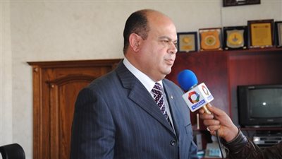 الليلة.. محافظ مطروح ضيف محمد علي خير على «9090»