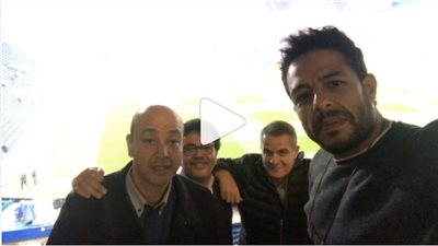 بالفيديو.. محمد حماقي يحضر مباراة «تشيلسي وروما»