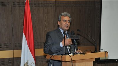 تعاون بين جامعة القاهرة ووزارة الهجرة حول ملفات المصريين بالخارج