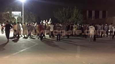 بالصور.. إقامة حد الحرابة على مصري وسط ميدان عام بليبيا