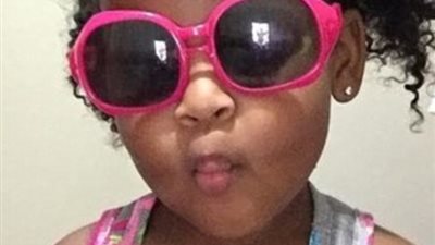 بالصور.. رد فعل طفلة على العودة للحضانة يثير ضجة عبر تويتر