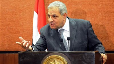 «محلب» يبدي استياءه من نظافة «الدرب الأحمر» ويوجه الوزراء بالتطوير