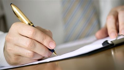 «حقوق موظفي الصناديق الخاصة كعب داير بين التنمية المحلية والبرلمان».. صفة الدرجة الشخصية تمنعهم من الترقيات.. استحالة تسوية المؤهلات العليا والمؤهلات.. وموظفة: «مهما اشتغلنا هنفضل محلك 