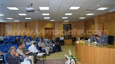 بالصور.. محافظ المنيا يشدد على الارتقاء بمنظومة النظافة