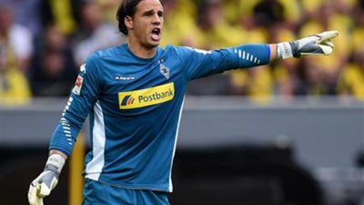 بالفيديو.. حارس سويسرا ينقذ مرماه من هدف أمام بولندا