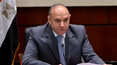 علاء عمر يلتقى وفدا من 16 شركة صينية لبحث سبل ضخ استثمارات جديدة