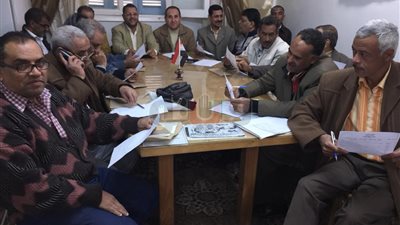 «قوى قنا» تناقش استعداداتها للانتخابات العمالية المقبلة (صور)