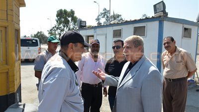 محافظ الإسماعيلية يتفقد نقطة تحصيل رسوم الطريق بطريق بورسعيد